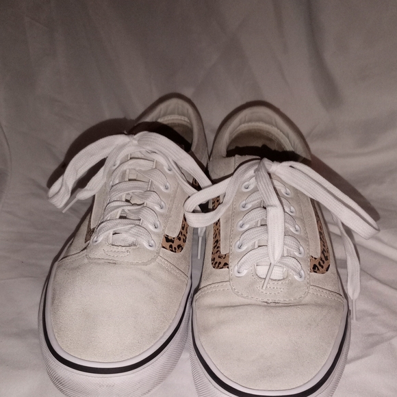 Vans Cream and Leopard Print Women's Sneakers. Need Some Cleaning But In Great S - Picture 3 of 13
